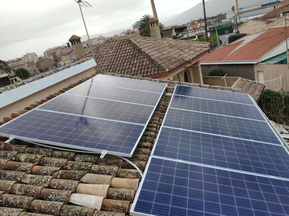 Panneaux photovoltaïques installés en toiture